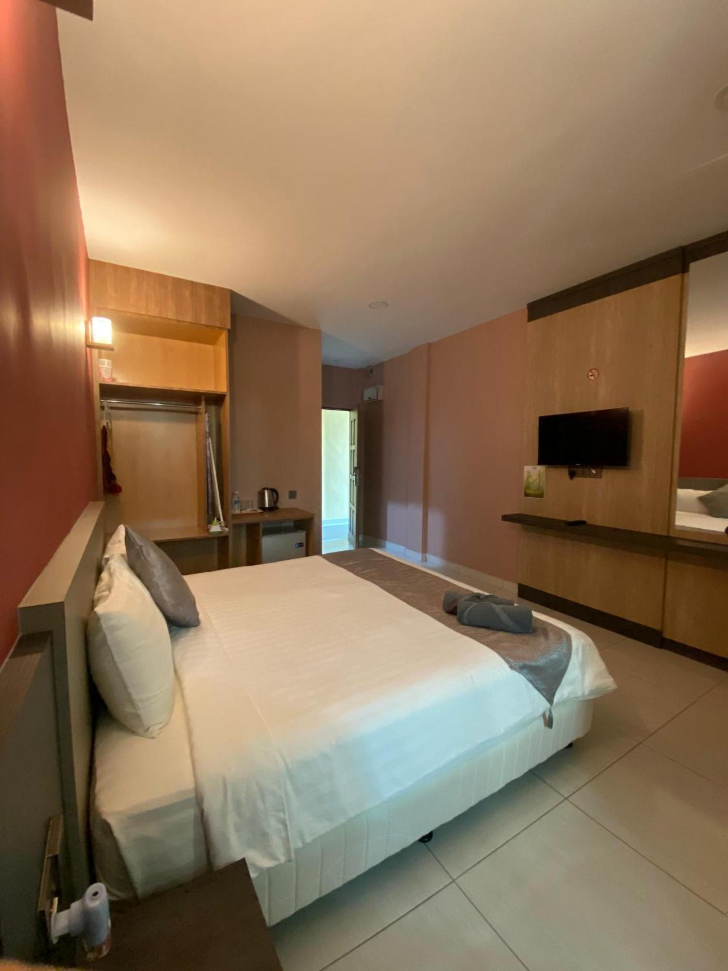 Grand Village Inn Pantai Cenang  Esterno foto