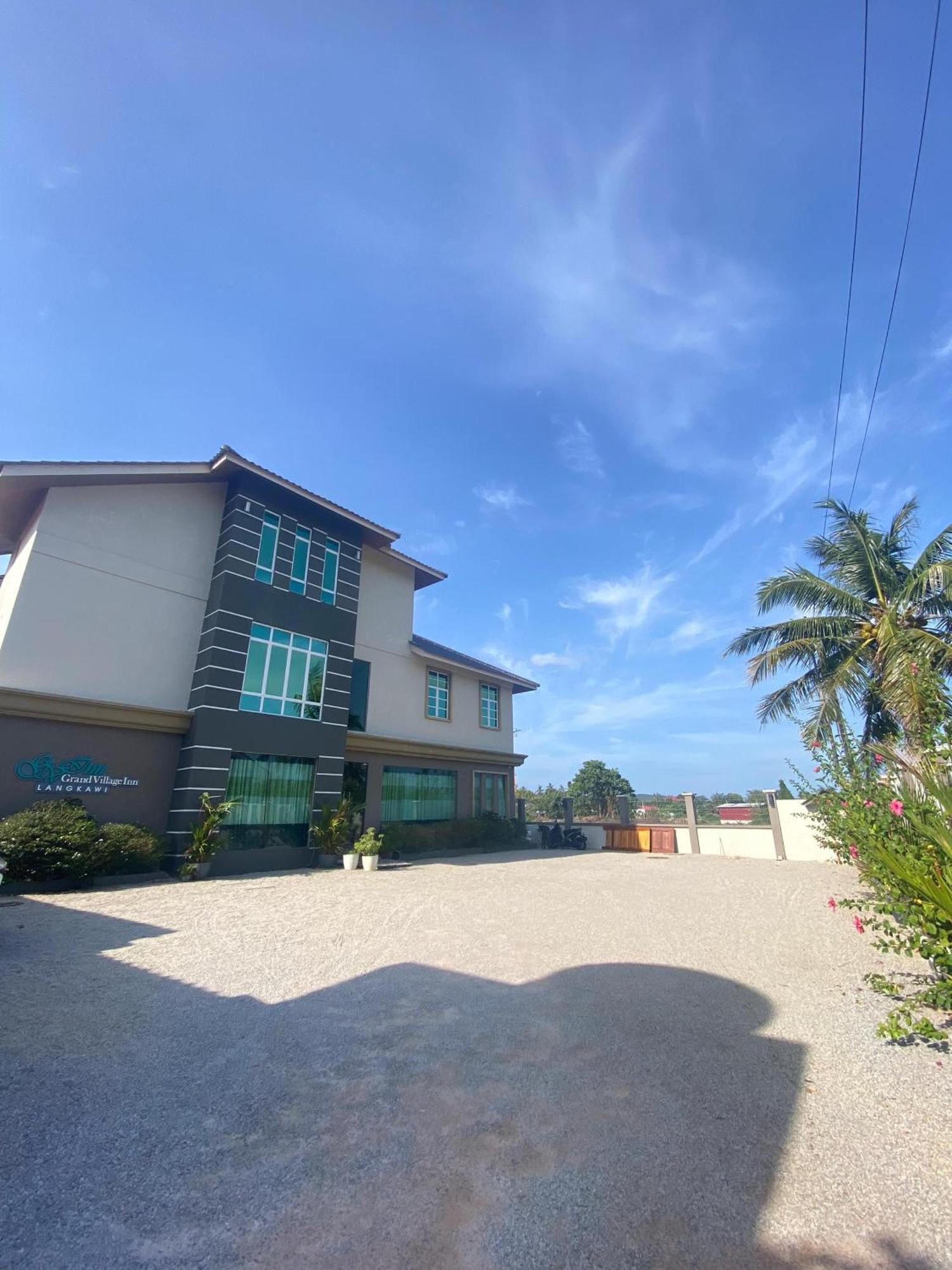 Grand Village Inn Pantai Cenang  Esterno foto
