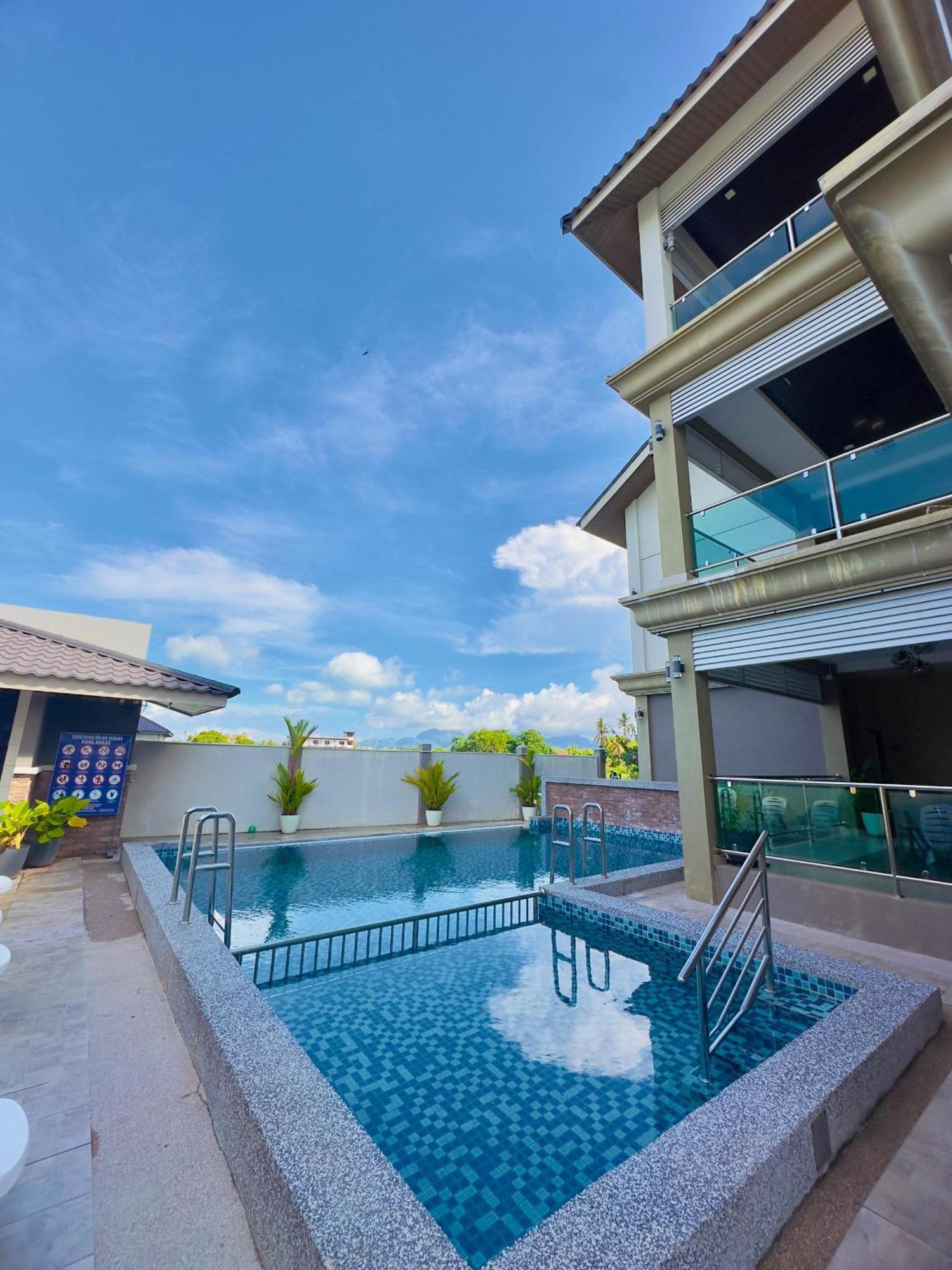 Grand Village Inn Pantai Cenang  Esterno foto